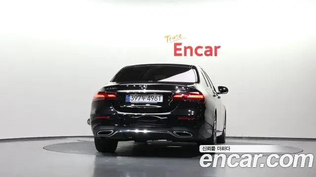 Mercedes-Benz E-Class 2021 — Фото 4/20