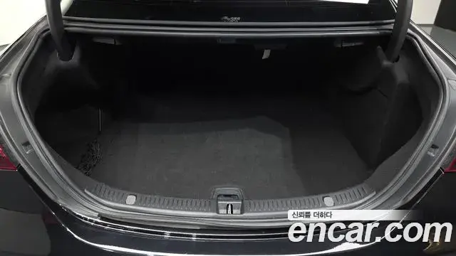 Mercedes-Benz E-Class 2021 — Фото 20/20
