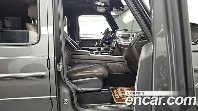 Mercedes-Benz G-Class 2019 — Фото 11/20