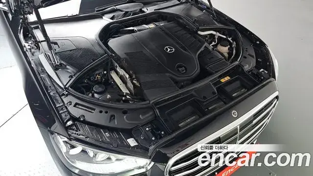 Mercedes-Benz S-Class 2023 — Photo 31/37