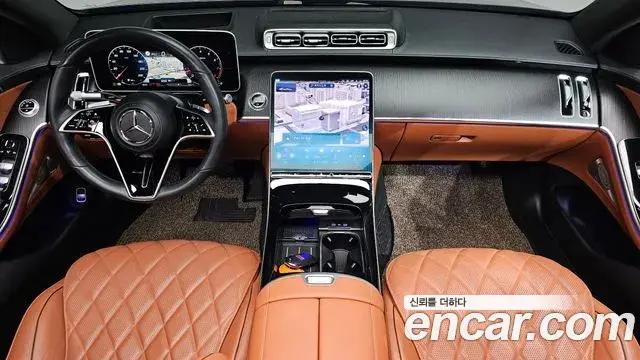 Mercedes-Benz S-Class 2023 — Photo 17/37
