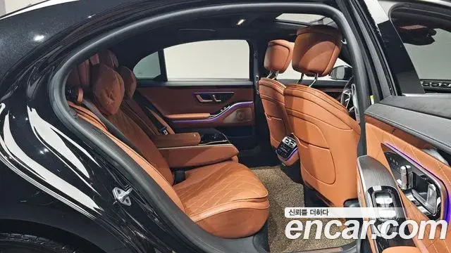 Mercedes-Benz S-Class 2023 — Photo 6/37