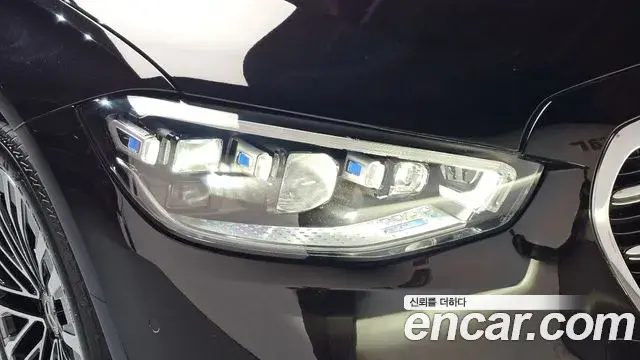 Mercedes-Benz S-Class 2023 — Photo 8/37
