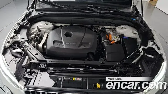 Volvo XC60 2024 — Photo 31/40