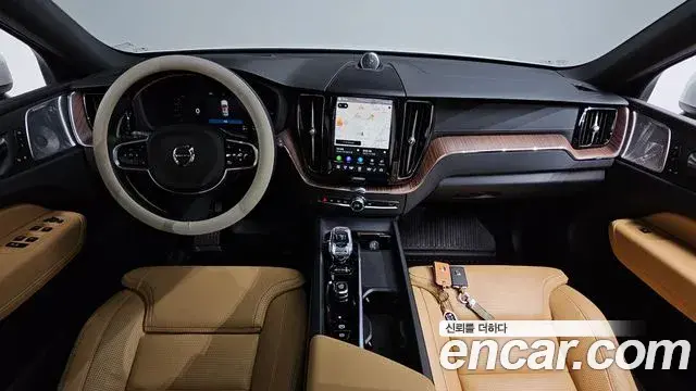 Volvo XC60 2024 — Photo 23/40