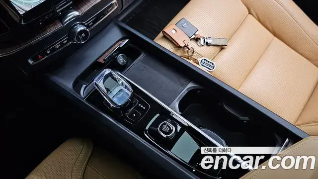 Volvo XC60 2024 — Photo 24/40