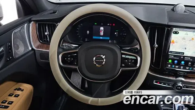 Volvo XC60 2024 — Photo 20/40