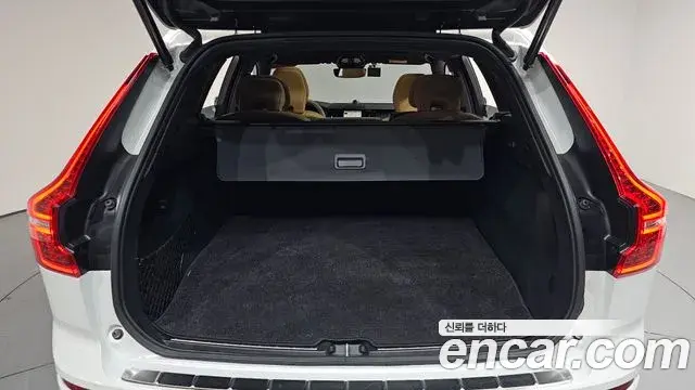 Volvo XC60 2024 — Photo 38/40