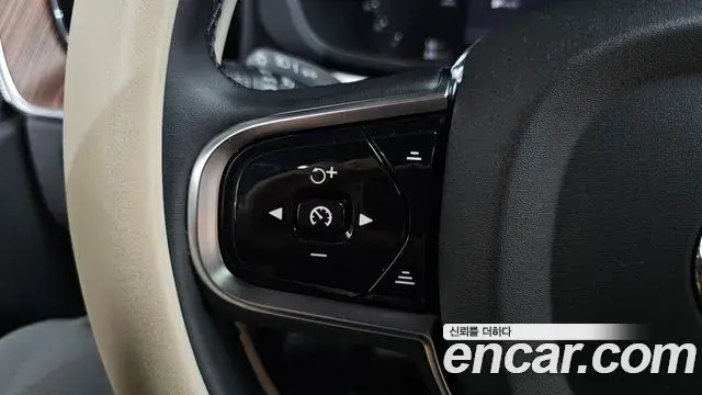 Volvo XC60 2024 — Photo 27/40
