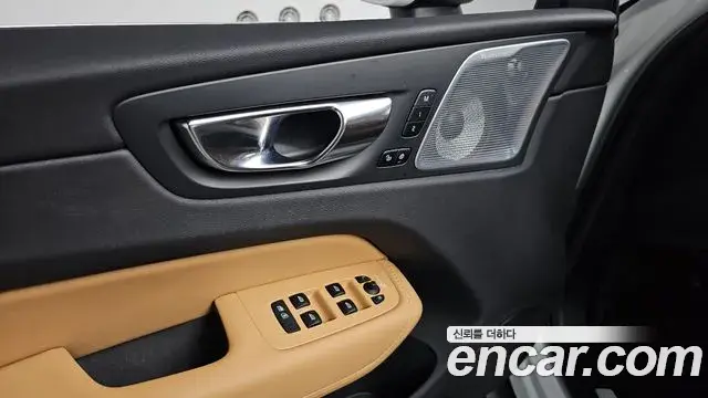 Volvo XC60 2024 — Photo 29/40