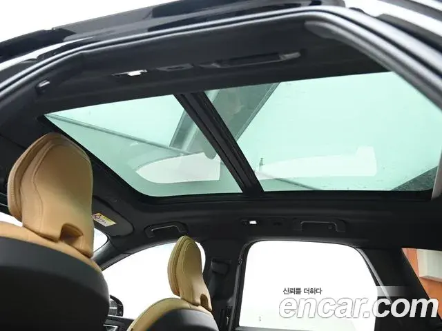 Volvo XC60 2023 — Фото 19/20