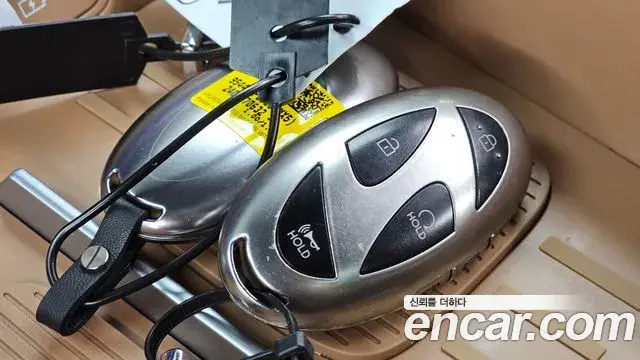 Hyundai Santa Fe 2024 — Photo 18/32
