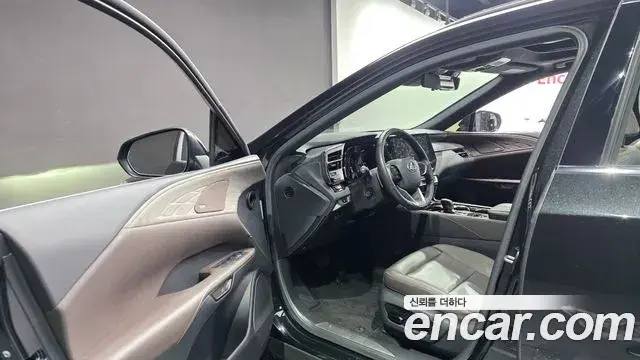 Lexus RX350h 2024 — ფოტო 17/34