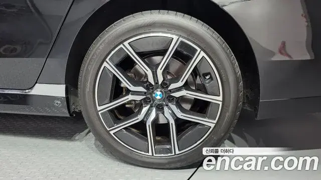 BMW 7 Series 2024 — Photo 5/30