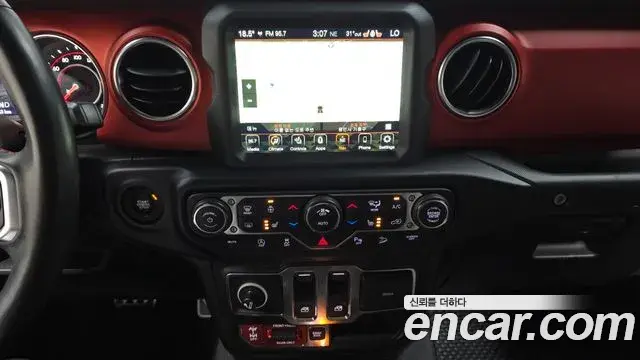 Jeep Wrangler 2020 — ფოტო 19/30