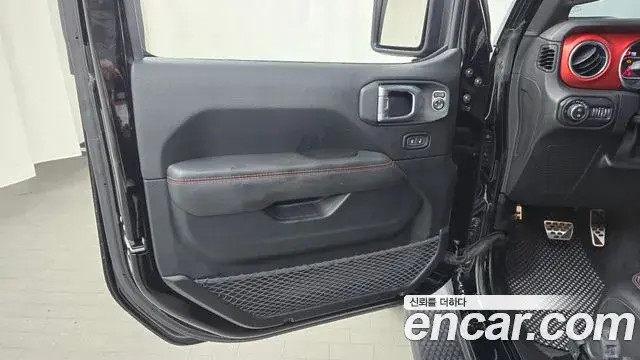 Jeep Wrangler 2020 — ფოტო 12/30