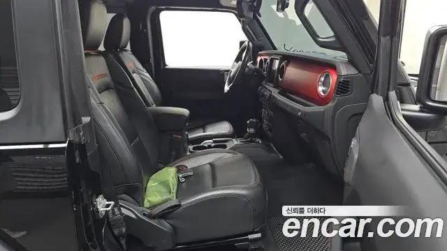 Jeep Wrangler 2020 — ფოტო 24/30