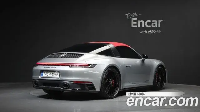 Porsche 911 2024 — Şəkil 18/32