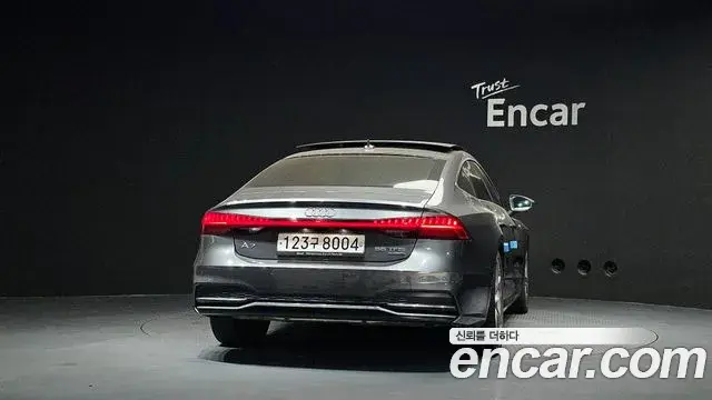 Audi A7 2020 — Фото 4/20