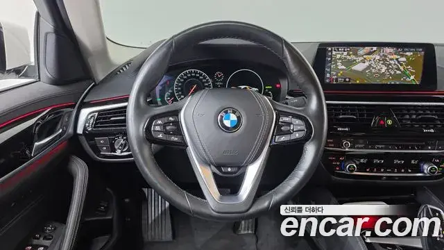 BMW 5 Series 2019 — Фото 14/20