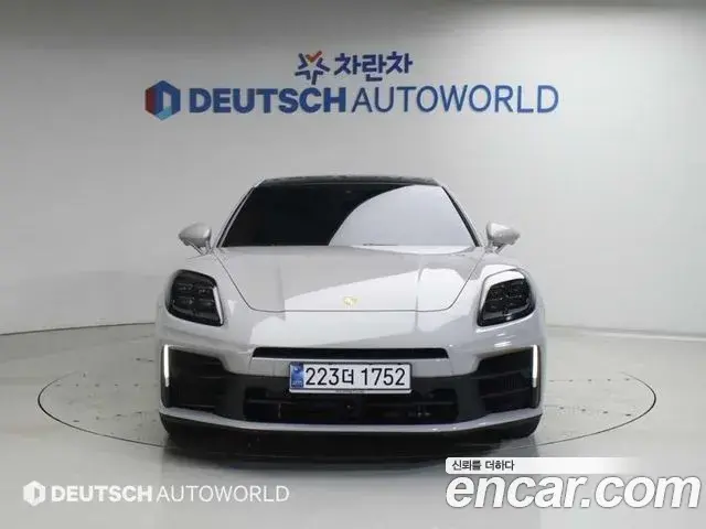 Porsche Panamera 2025 — ფოტო 15/20