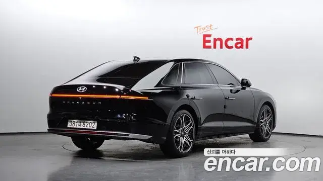 Hyundai Grandeur Hybrid 2024 — ფოტო 32/34