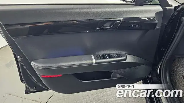 Hyundai Grandeur Hybrid 2024 — ფოტო 12/34