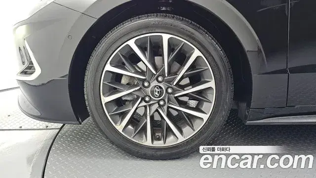Hyundai Sonata 2021 — Фото 5/20