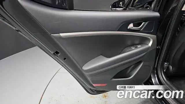 Genesis G70 2020 — Photo 16/31