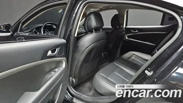 Genesis G70 2020 — Photo 7/31