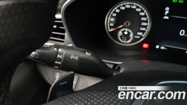 Genesis G70 2020 — Photo 19/31