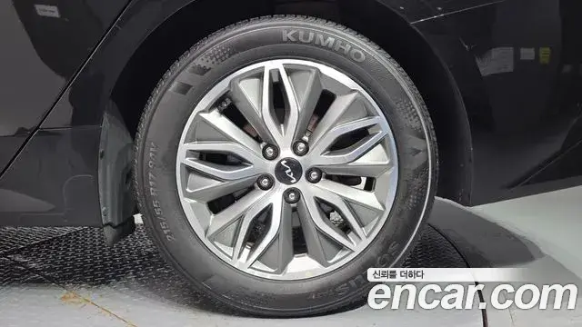 Kia K5 2023 — ფოტო 3/30