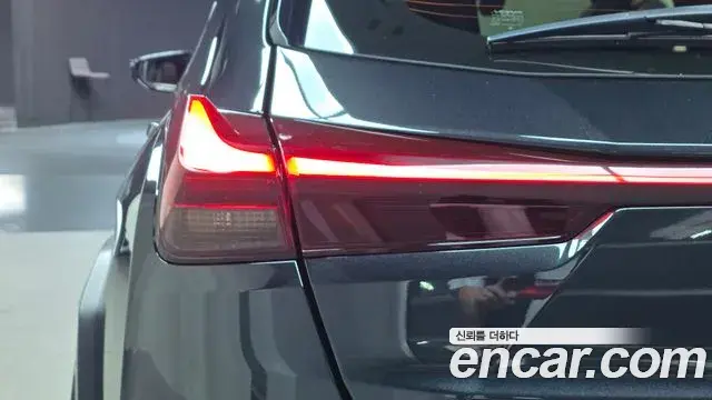Lexus UX250h 2023 — ფოტო 5/30