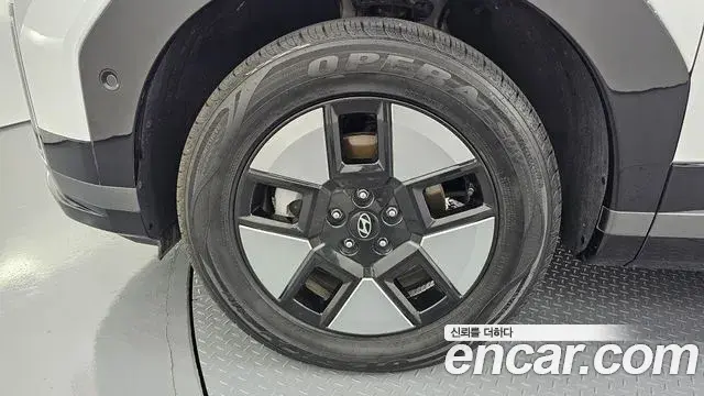 Hyundai Santa Fe 2024 — ფოტო 25/33
