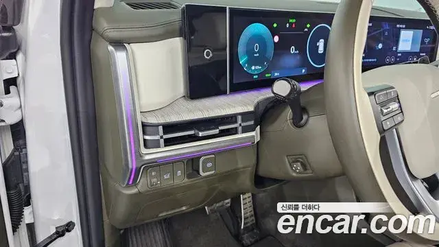 Hyundai Santa Fe 2024 — ფოტო 1/33
