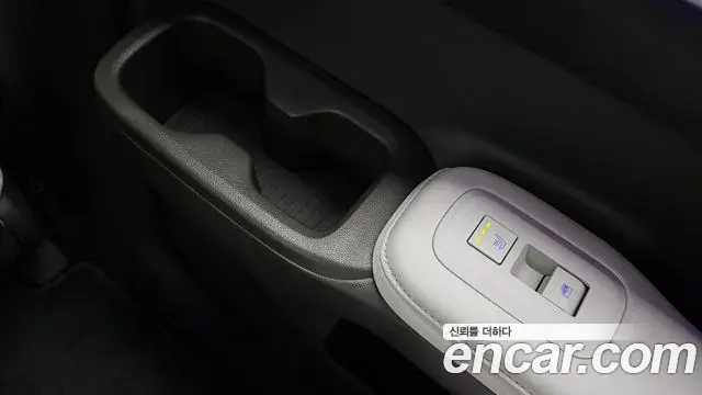 Hyundai Santa Fe 2024 — ფოტო 19/33