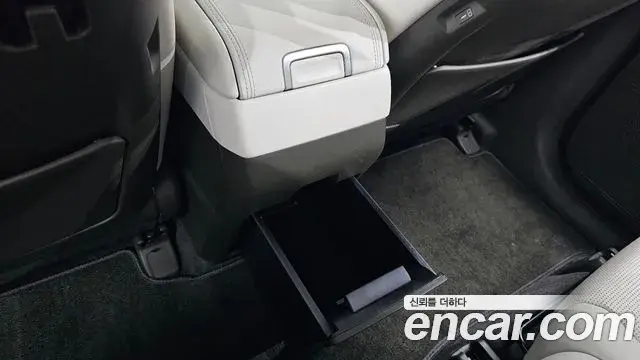 Hyundai Santa Fe 2024 — ფოტო 17/33