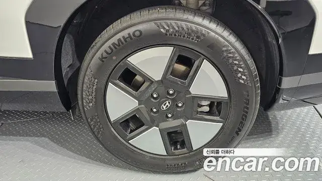 Hyundai Santa Fe 2024 — ფოტო 29/33