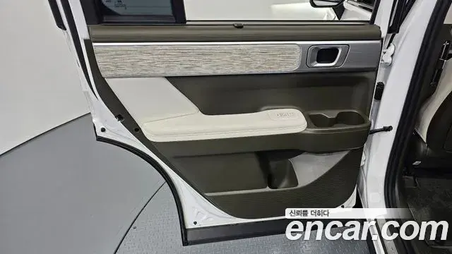Hyundai Santa Fe 2024 — ფოტო 13/33