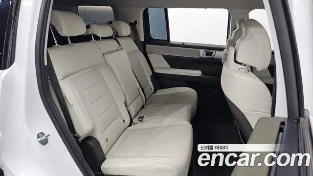 Hyundai Santa Fe 2024 — ფოტო 27/33