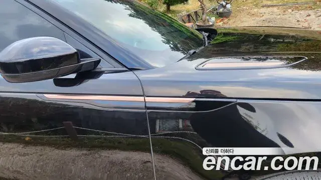 Land Rover Range Rover Velar 2018 — ფოტო 10/19