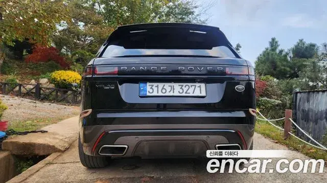 Land Rover Range Rover Velar 2018 — ფოტო 18/19