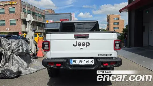 Jeep Gladiator 2023 — Photo 32/34