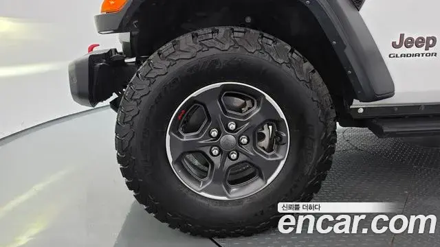 Jeep Gladiator 2023 — Photo 21/34