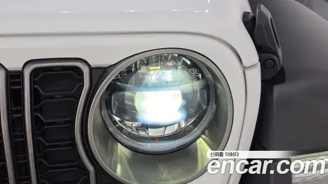 Jeep Gladiator 2023 — Photo 27/34