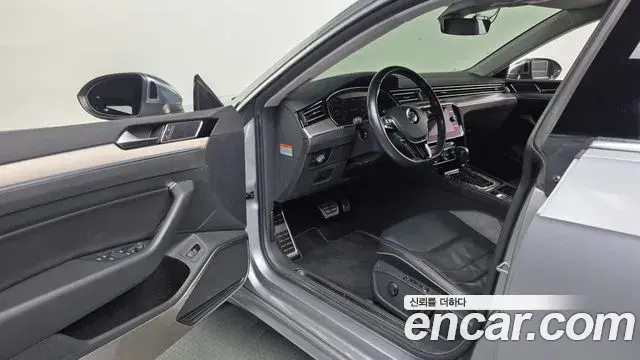 Volkswagen Arteon 2019 — Photo 29/32