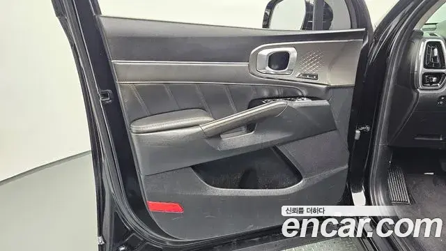 Kia Sorento 2021 — Photo 2/32