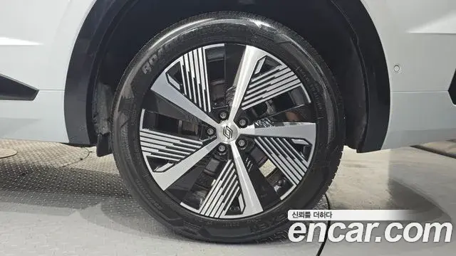 Renault Samsung Grand Koleos 2024 — ფოტო 2/31
