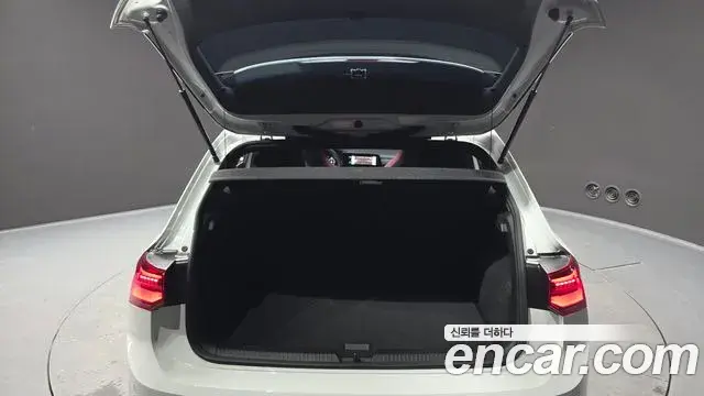 Volkswagen Golf 2024 — Şəkil 17/20
