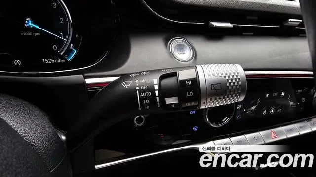 Genesis GV70 2022 — Photo 33/35